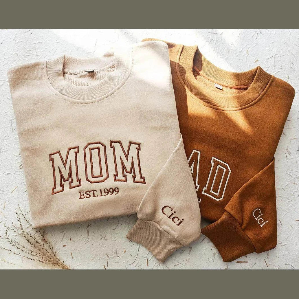Custom Mom/Dad Embroidered Crewneck Sweatshirt - Givenco