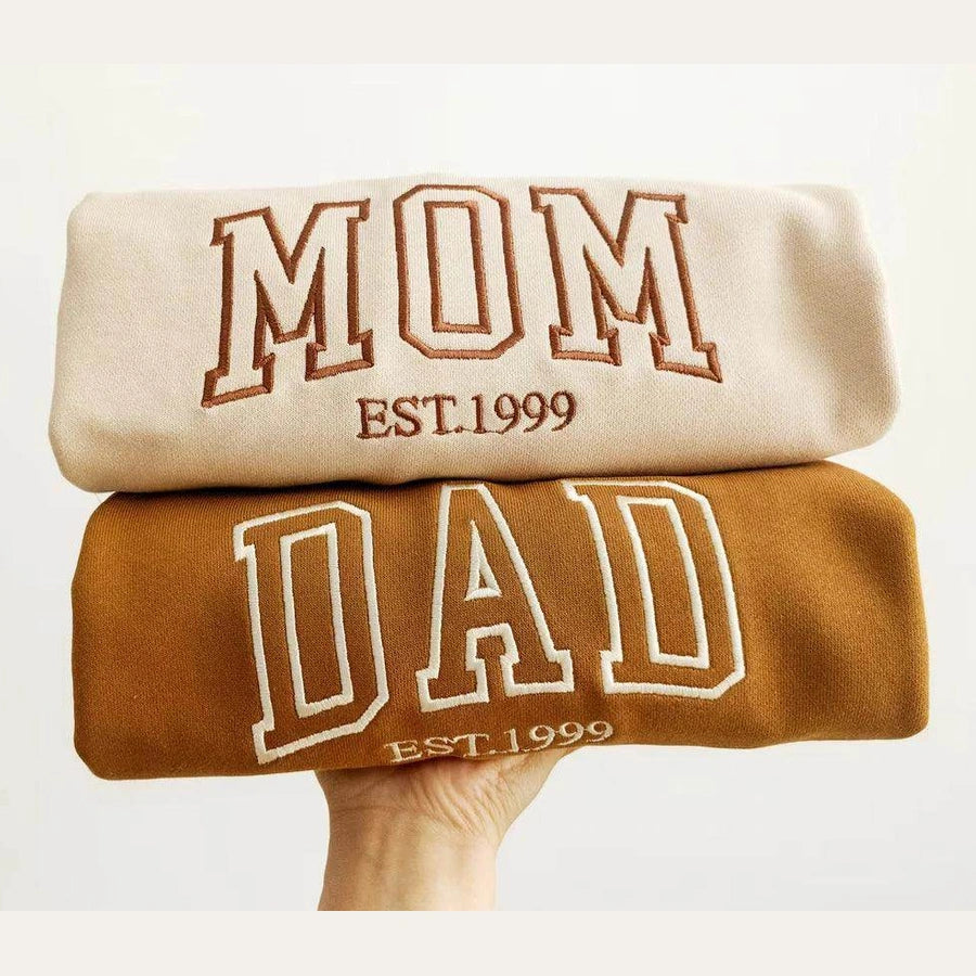 Custom Mom/Dad Embroidered Crewneck Sweatshirt - Givenco